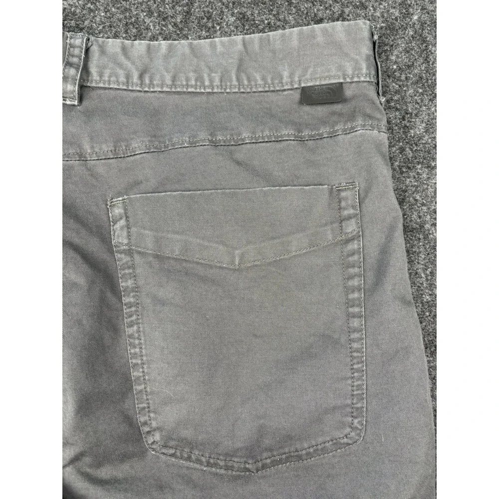 The North Face Mens Gray Chino Shorts Size 38 Flat Front Outdoor Hiking Casual